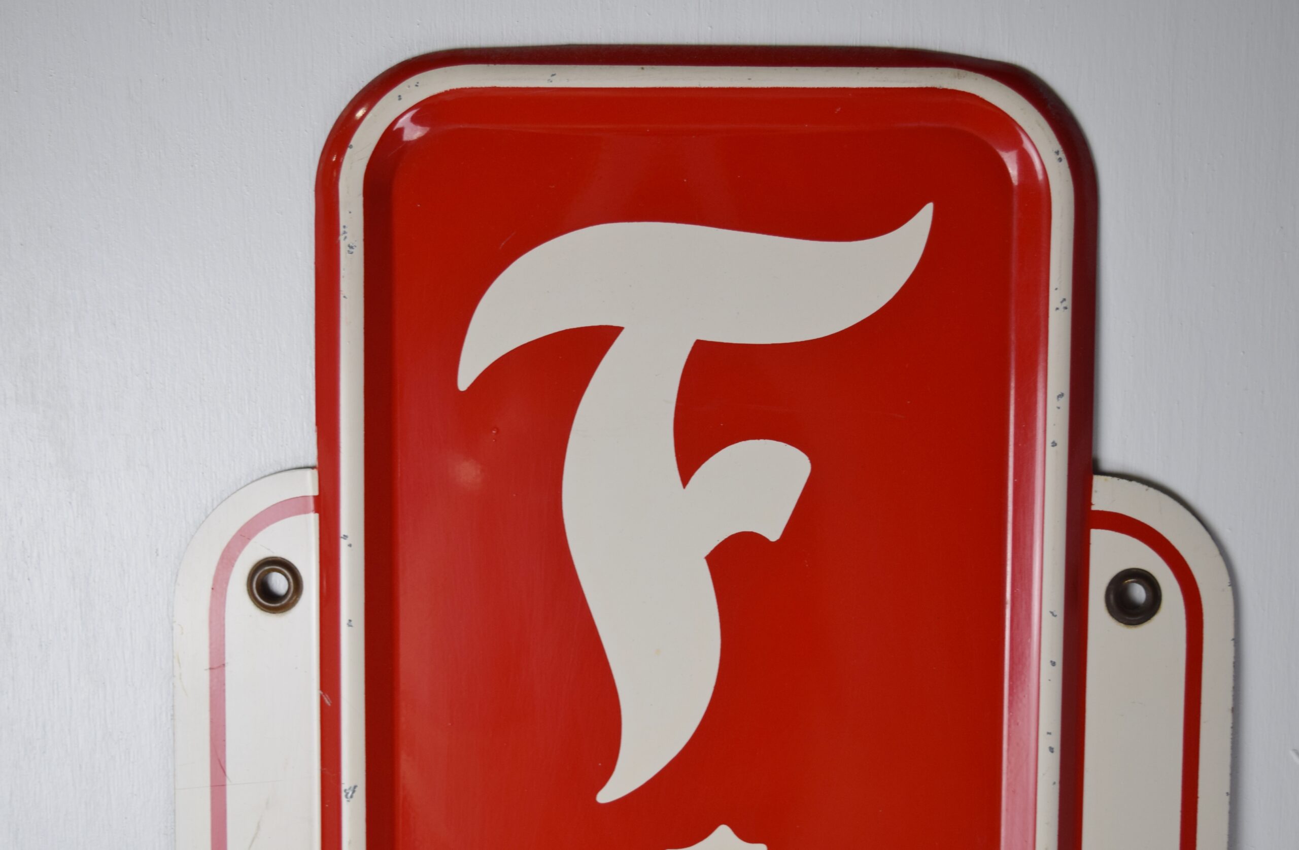 Firestone レトロ金属サイン Vintage Neon Firestone Sign: Rare Collectible Porcelain Tire