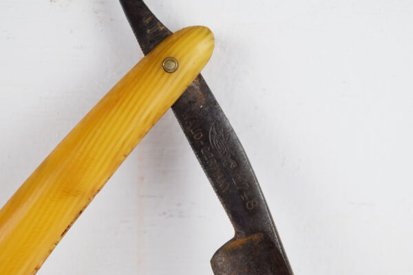 Wald Germany Straight Razor Celluloid Handle Peacock Design - Image 4