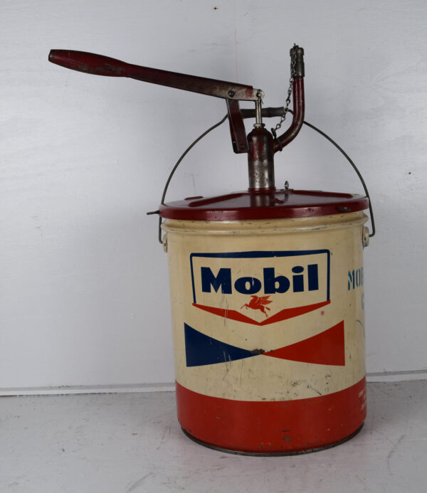 Mobil Lube 5 Gallon Metal Grease Pail With Hand Pump Pegasus