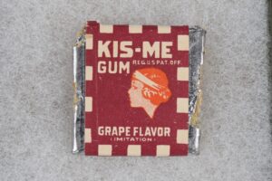 Kis-Me Gum Pack Grape Flavor 1920s American Chicle