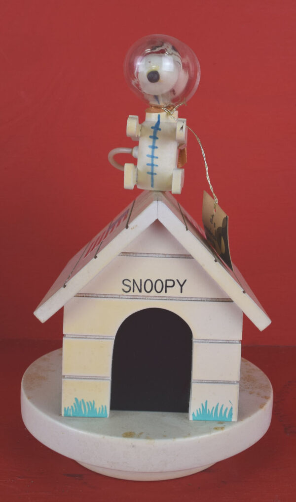 Peanuts Snoopy Doghouse Pair Music Boxes Astronaut Red Baron - Image 3
