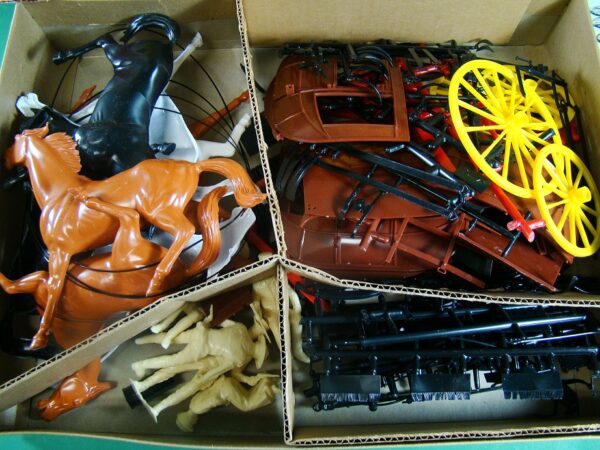 Marx Wells Fargo Stage Coach Model Kit Mint In Box - Image 9