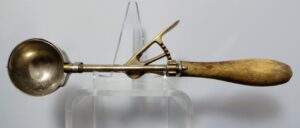 Ice Cream Scoop Dipper Gilchrist #31 Wood Handled