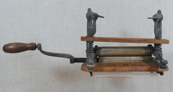 Salesman Sample Horseshoe Brand Relief Clothes Wringer